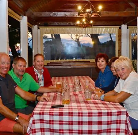 Üdülőpark Camp Jure 3*