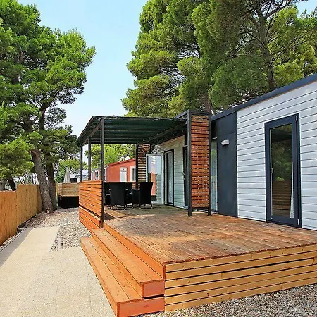 Üdülőpark Camp Jure