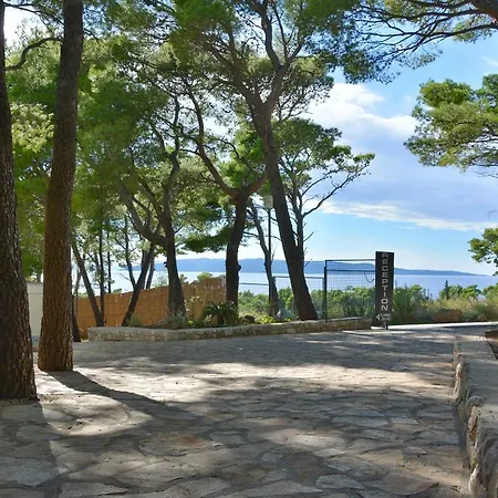 Camp Jure منتزه العطل