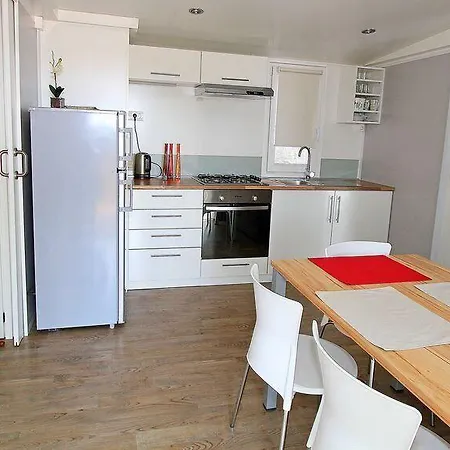 Camp Jure 3* ماكارسكا