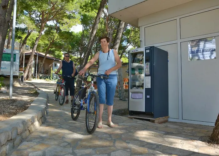 Camp Jure Μακάρσκα